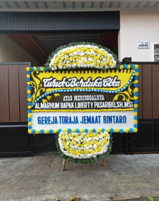 Papan Bunga Duka di Karang Raja